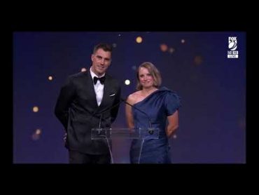 Pat Cummins & Alyssa Healy opening the 2024 Australian Cricket Awards