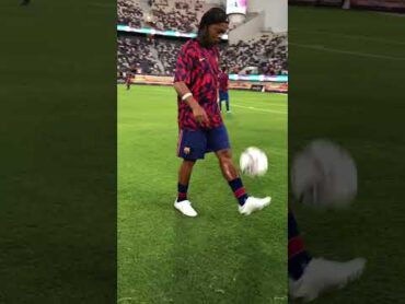 Ronaldinho is Back to Barcelona and Showing his Skills  Legend Team  Legend Clásico 2021