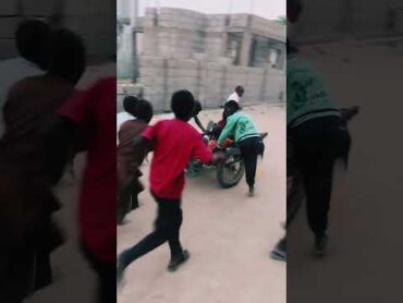 لعب اطفال الحارة في كانو شورت shorts kano nigeria  كانو نيجيريا اطفال لعب boys kid play