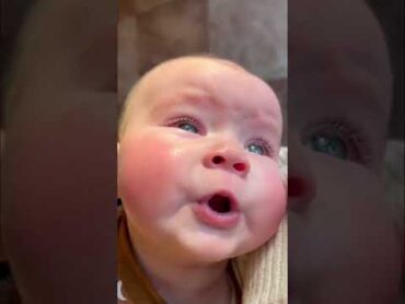 بيبي /اطفال مقاطع اطفال صغار /طفل يناغي cute baby