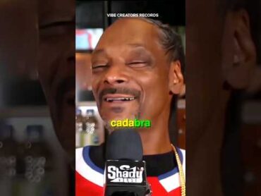 Snoop Sings Houdini by Eminem 😂🔥