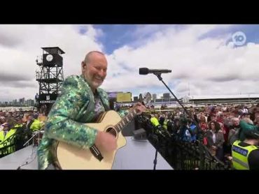 Colin Hay Performs "Down Under" at the 2022 Melbourne Cup