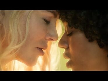 Nine Perfect Strangers 1x05 Kiss Scene  Masha and Dee (Nicole Kidman, Tiffany Boone)