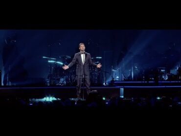 Michael Bublé  Feeling Good (Live from Tour Stop 148)