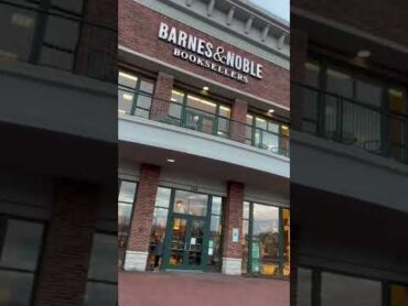 A visit to BARNES & NOBLE BOOKSELLERS, Chicago