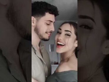 استوريات فيديوهات رومنسيه احضان عشق حب بوس شفايف تقبيل