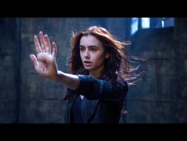 "بنت بتكتشف إن أمها كانت بتمتلك قوه خارقة وانها ورثت كل قوتها منها "ملخص the mortal instruments