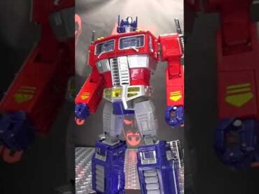 Wei Jiang MPP10 (Optimus Prime) Shorts