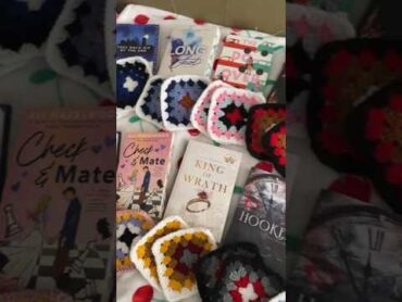 bookish crochet ! crochet crochetvlog books