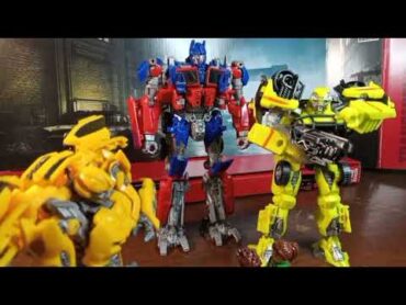 Transformers 2007 Autobot Arrival Scene  Lunchbox theater version  (Transformers Stop Motion)