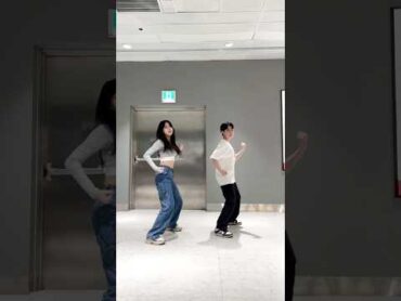 ROSÉ & Bruno Mars  " APT " Dance Cover