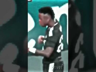 برازيلي و اسمر برقصها سامبا فينيسيوس 😜🕺⚔️🔥